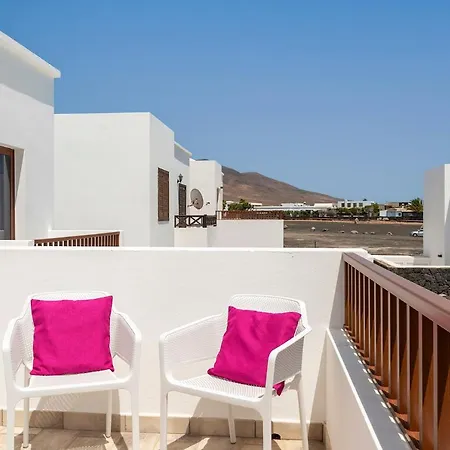 Omura By Vila Playa Blanca (Lanzarote)